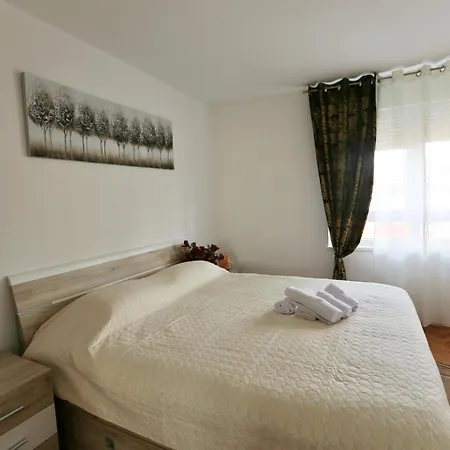 New Emda U Centru Splita Apartman *